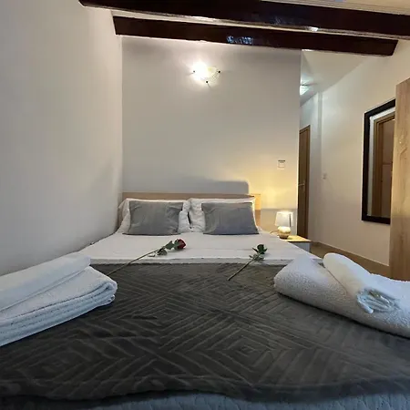 Stefano 3*
